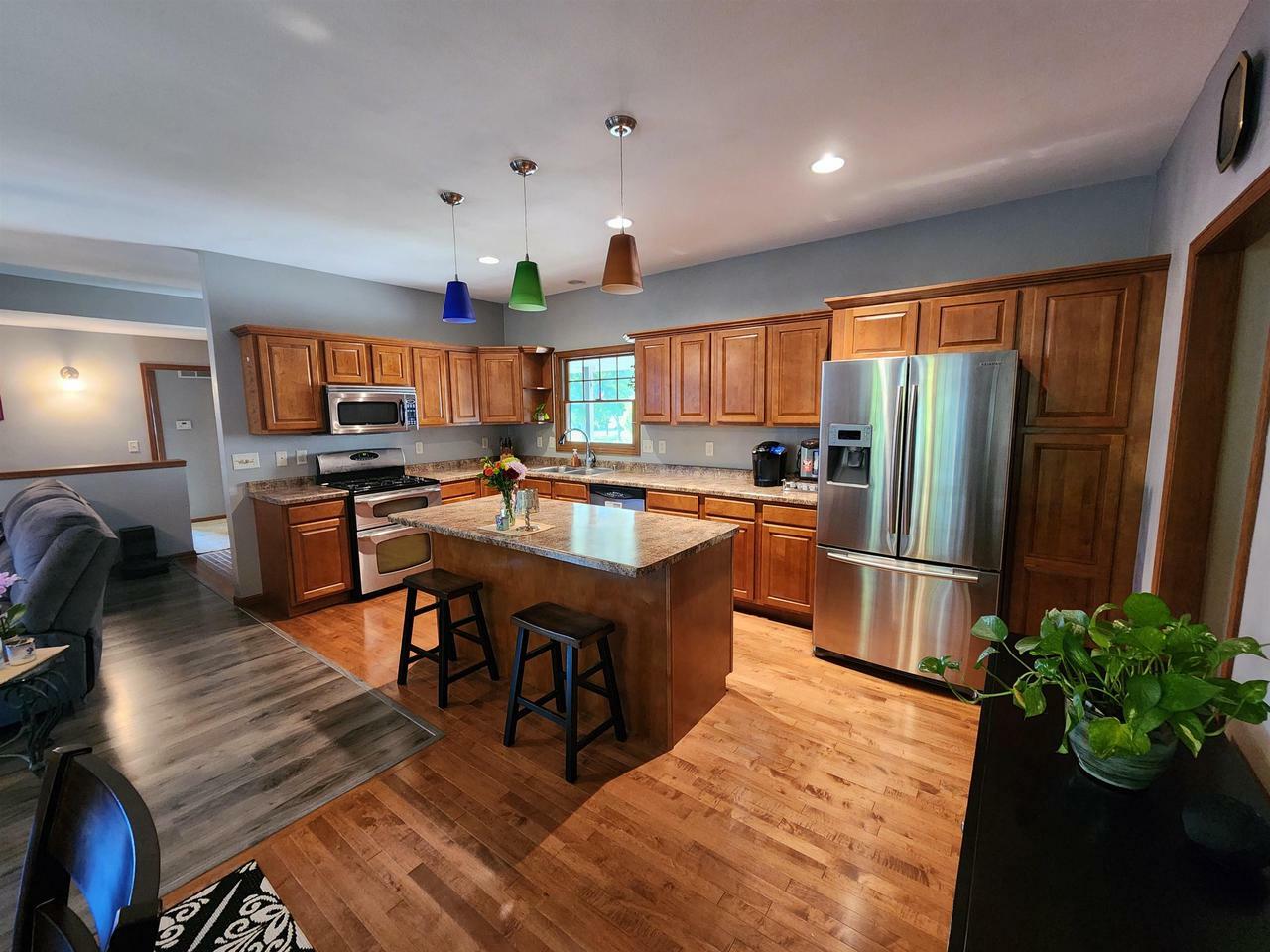 Property Photo:  1240 Fieldcrest Drive  WI 53534 