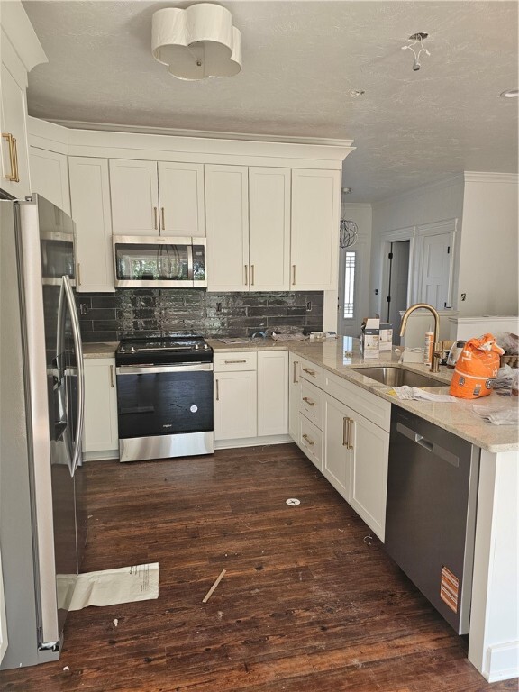 Property Photo: 812 S 10th St PA 15697