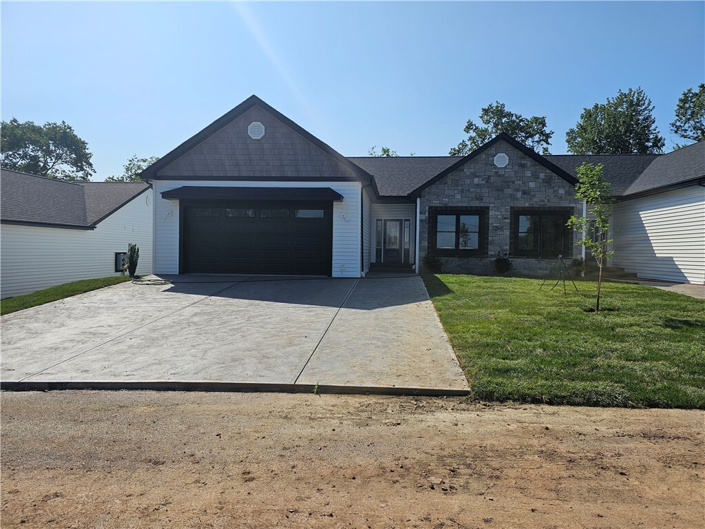 Property Photo: 816 S 10th St PA 15697