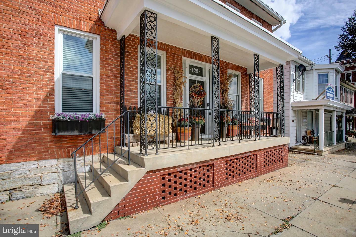 Property Photo:  125 E Main Street  PA 17268 