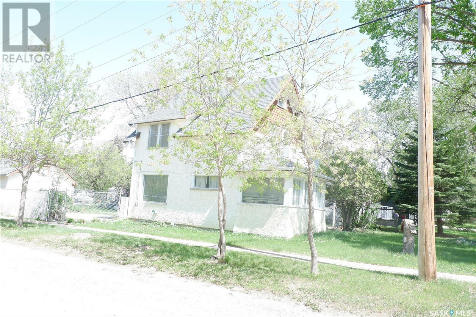 Property Photo: 113 2nd Avenue W SK S0H 3G0