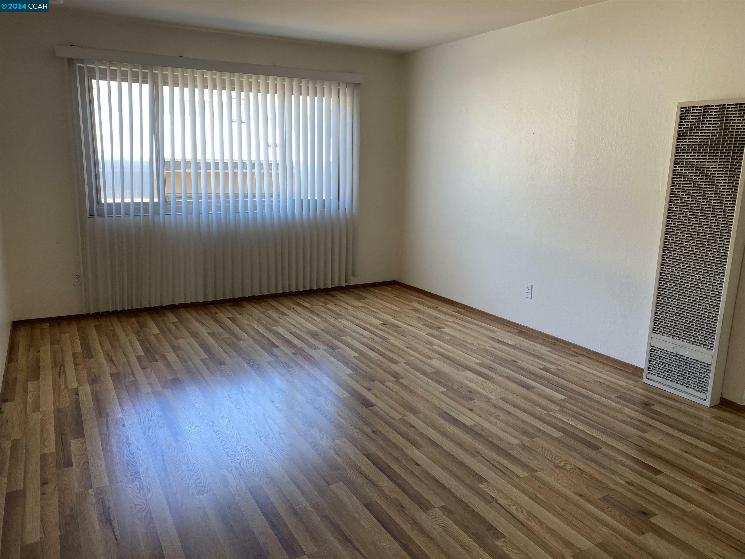 Property Photo:  728 Adams St 4  CA 94706 