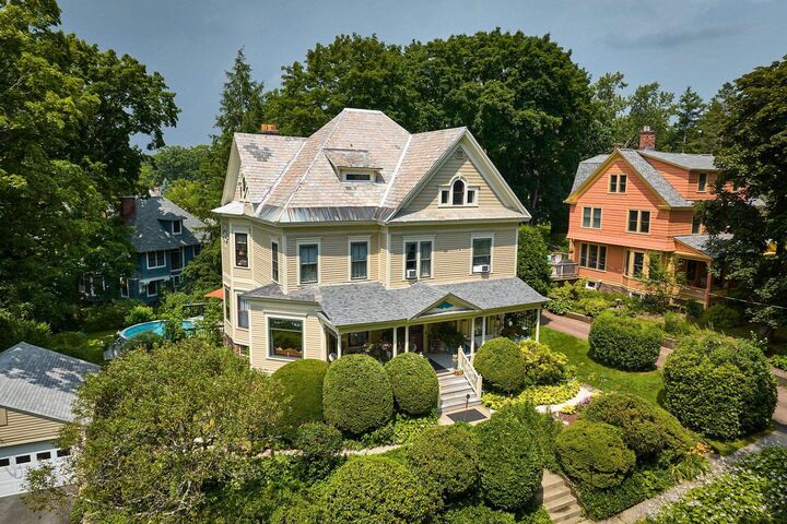 Property Photo:  15 Chestnut Hill  MA 01301 
