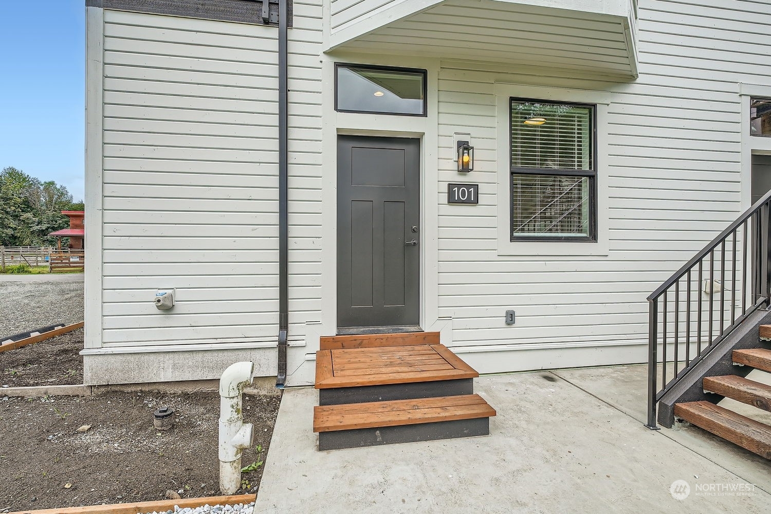 Property Photo:  31628 W Commercial Street 101  WA 98014 