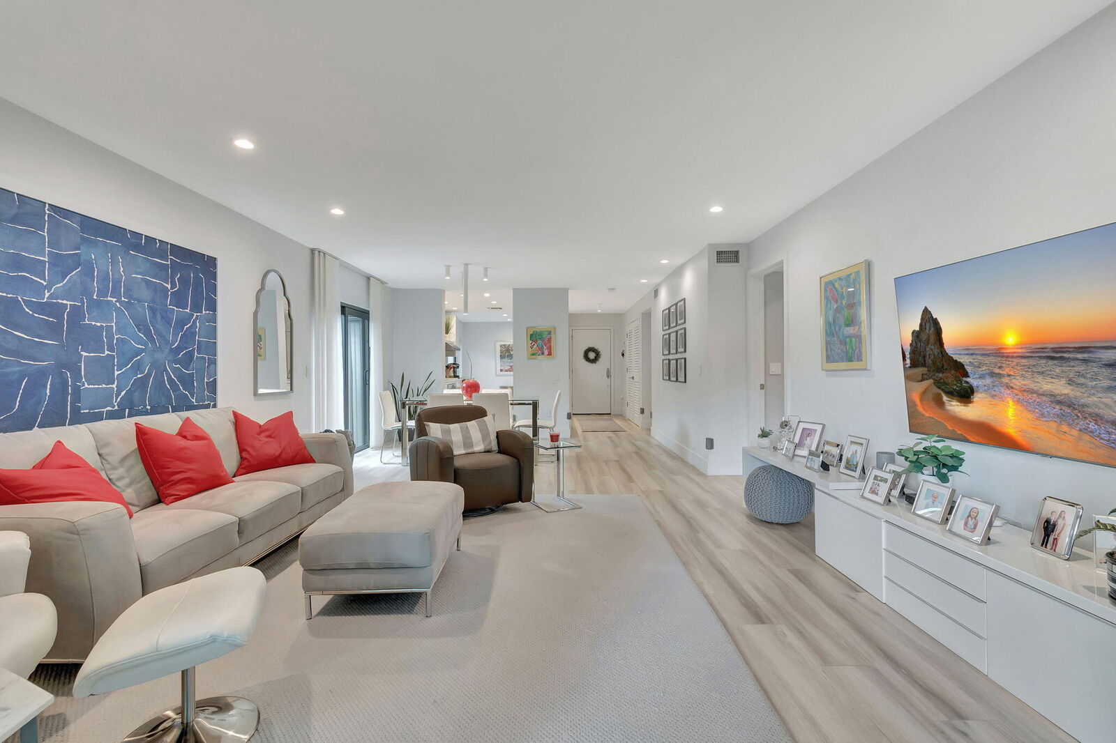 Property Photo: 52 Stratford Lane West G FL 33436