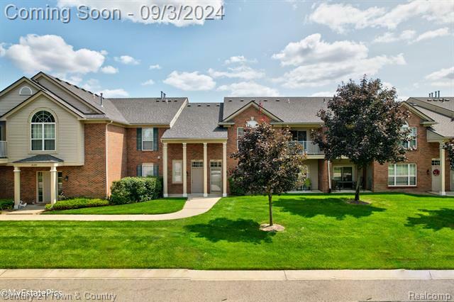 Property Photo:  28104 Chesapeake Circle 334  MI 48390 