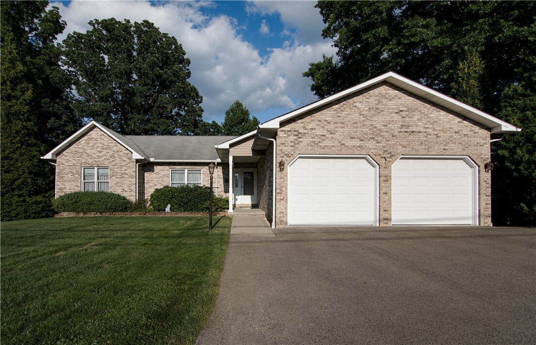 Property Photo: 523 Meridian Rd PA 16053
