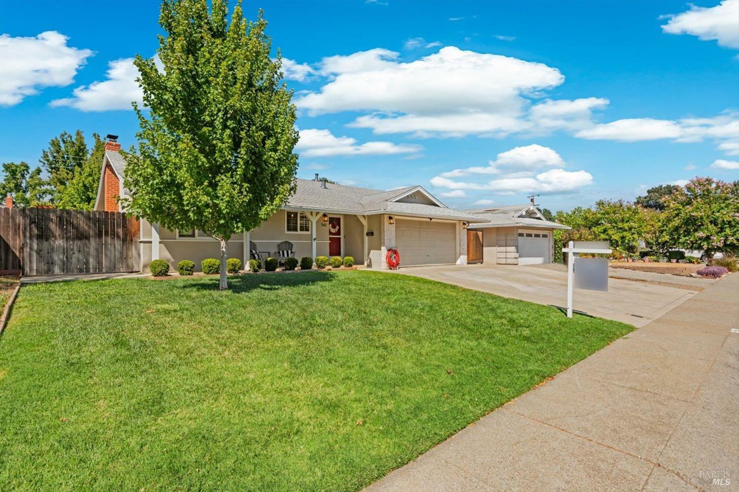 Property Photo:  542 Cottonwood Street  CA 95688 