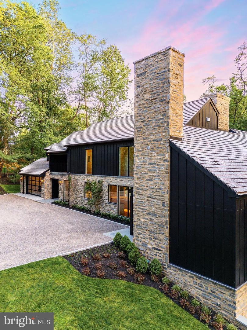 Property Photo: 607 W Gravers Lane PA 19118