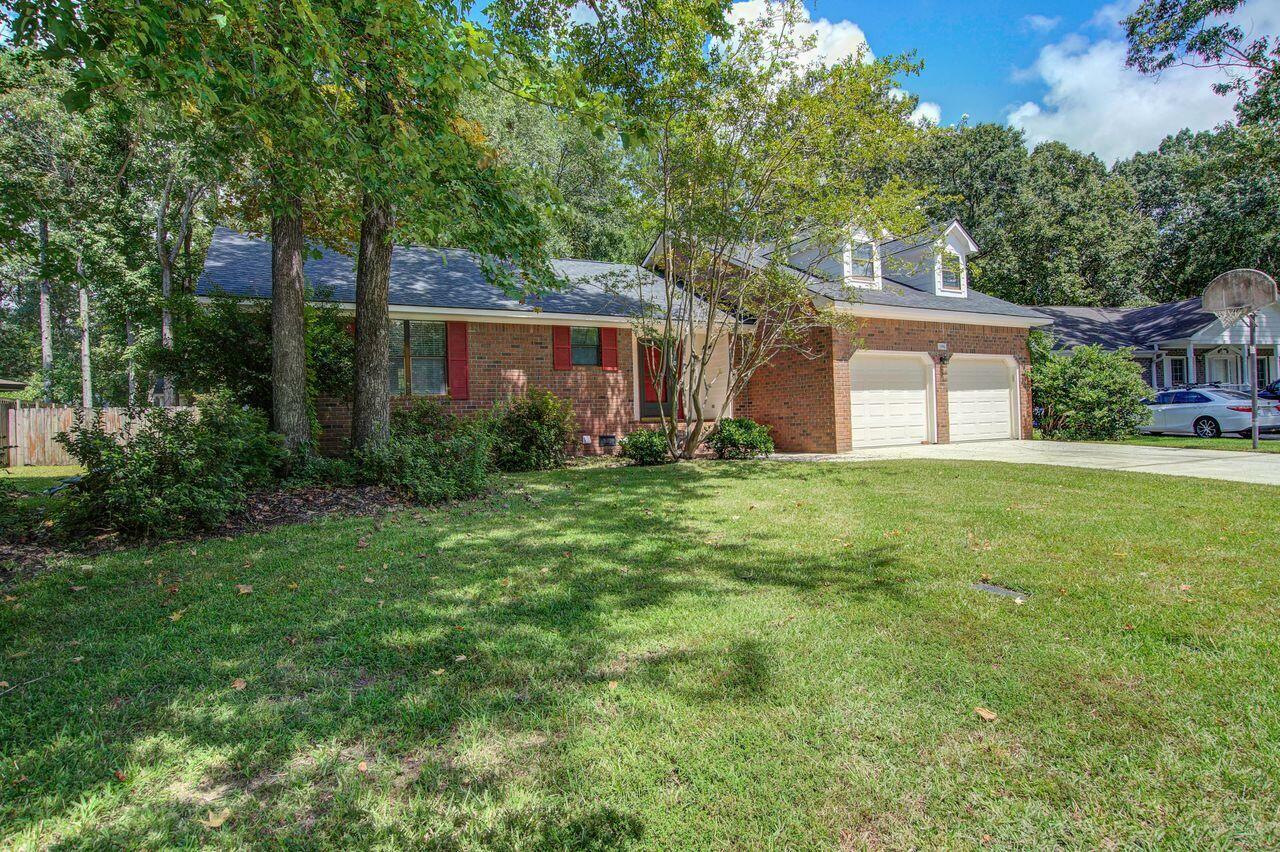 Property Photo:  106 Hickory Trace Dr Drive  SC 29445 