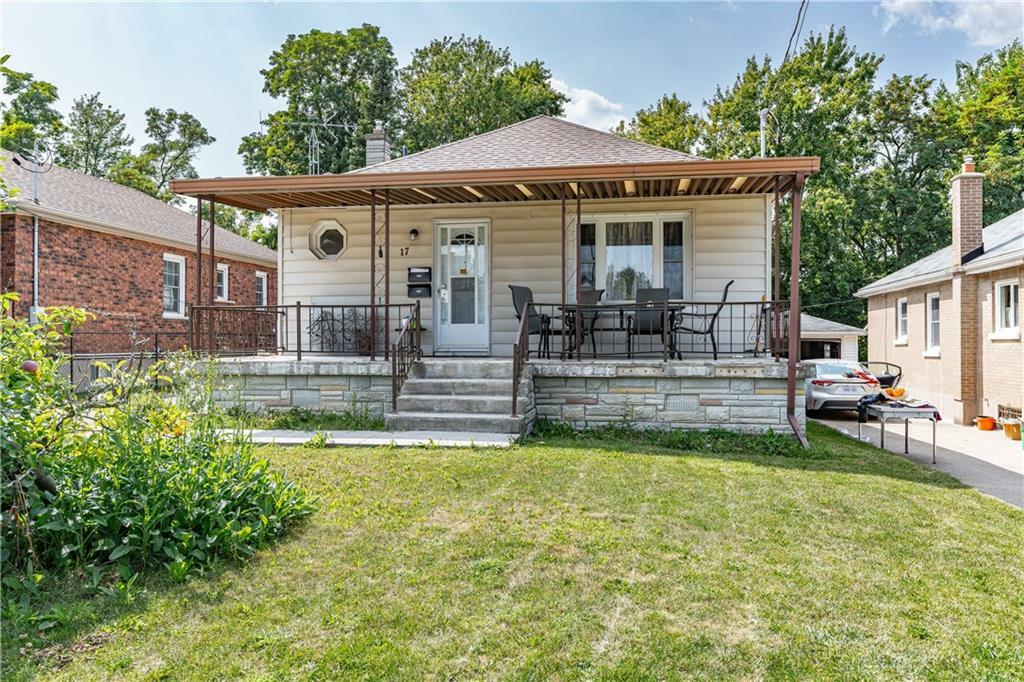 Photo de la propriété:  17 Prestwick Avenue  ON L2P 2E5 