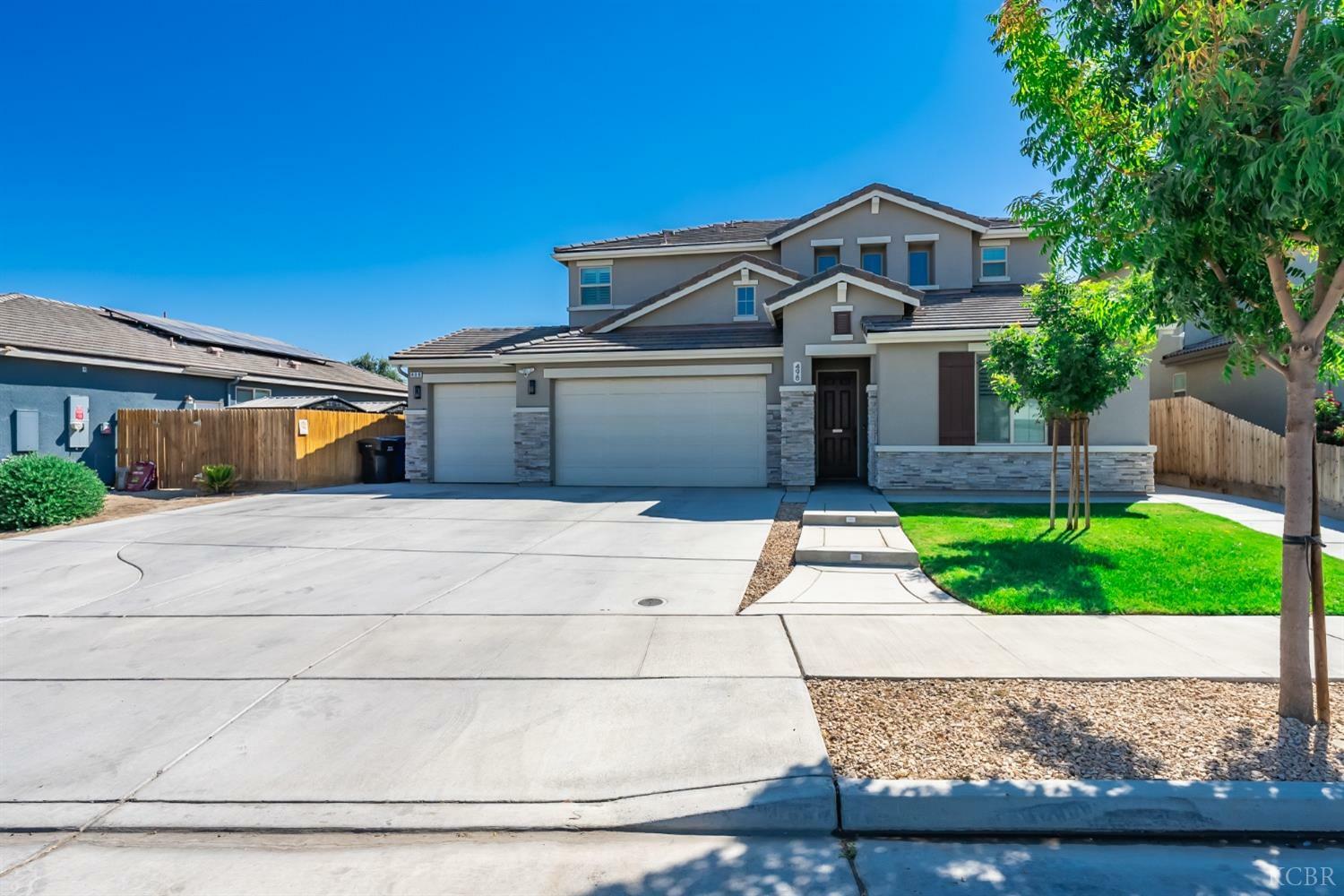 Property Photo:  498 Daphne Lane  CA 93245 