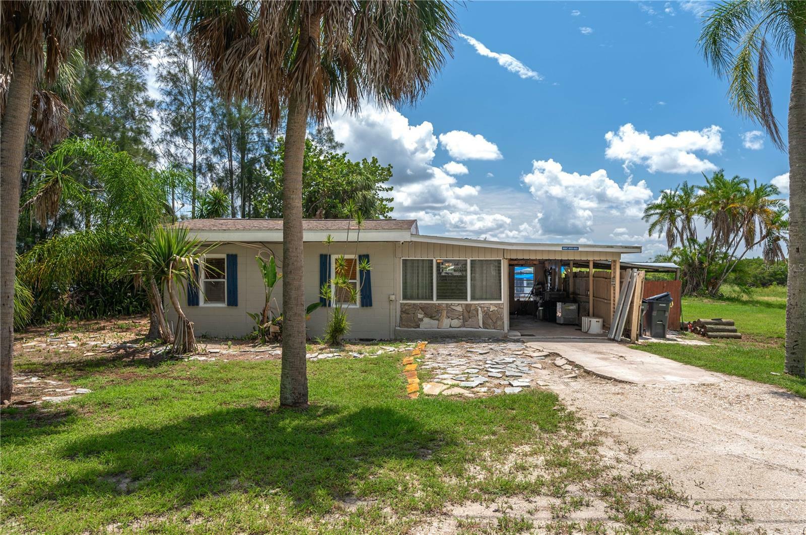 Property Photo:  1422 Bayshore Road  FL 33570 