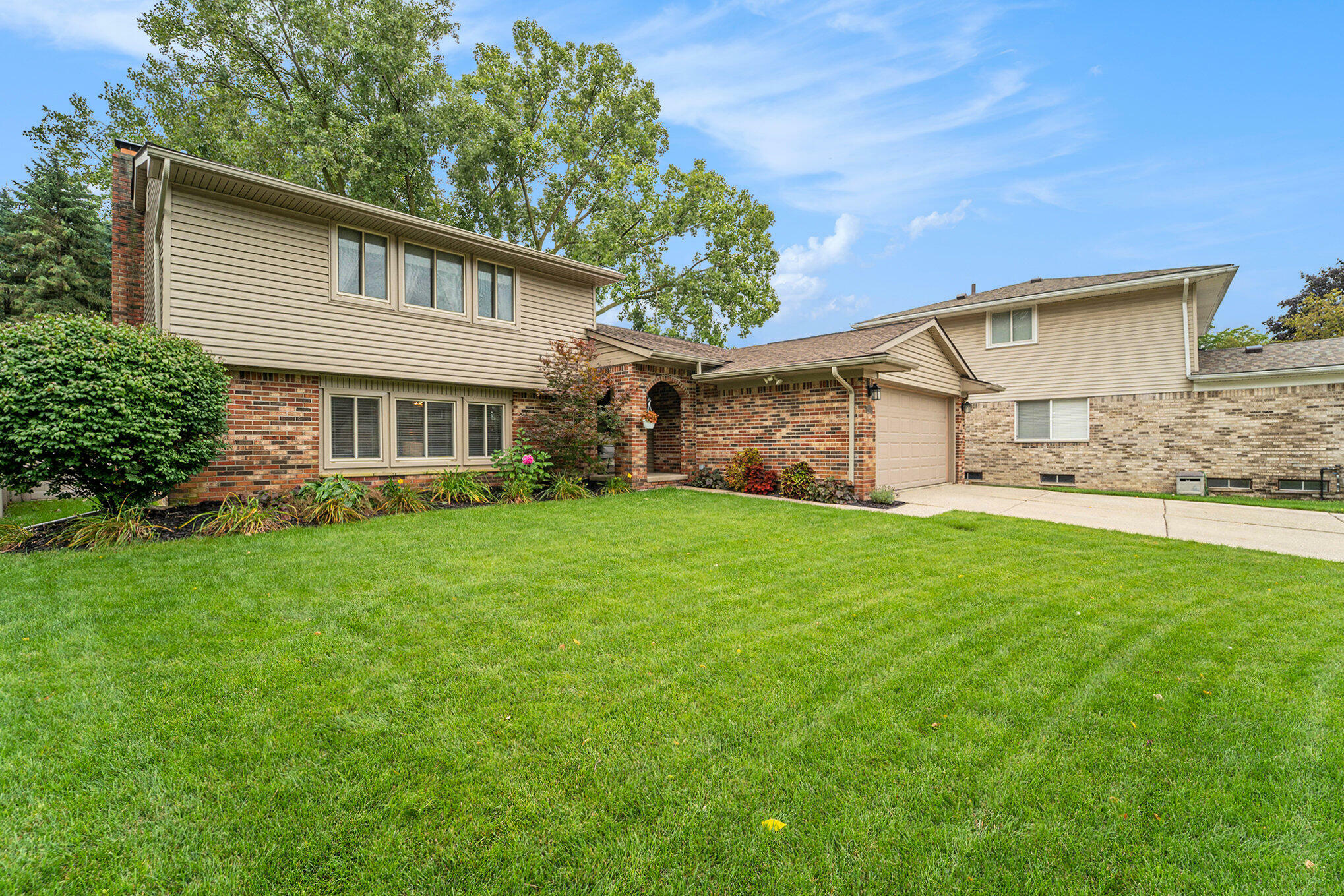 Property Photo:  6500 Raintree Court  MI 48187 