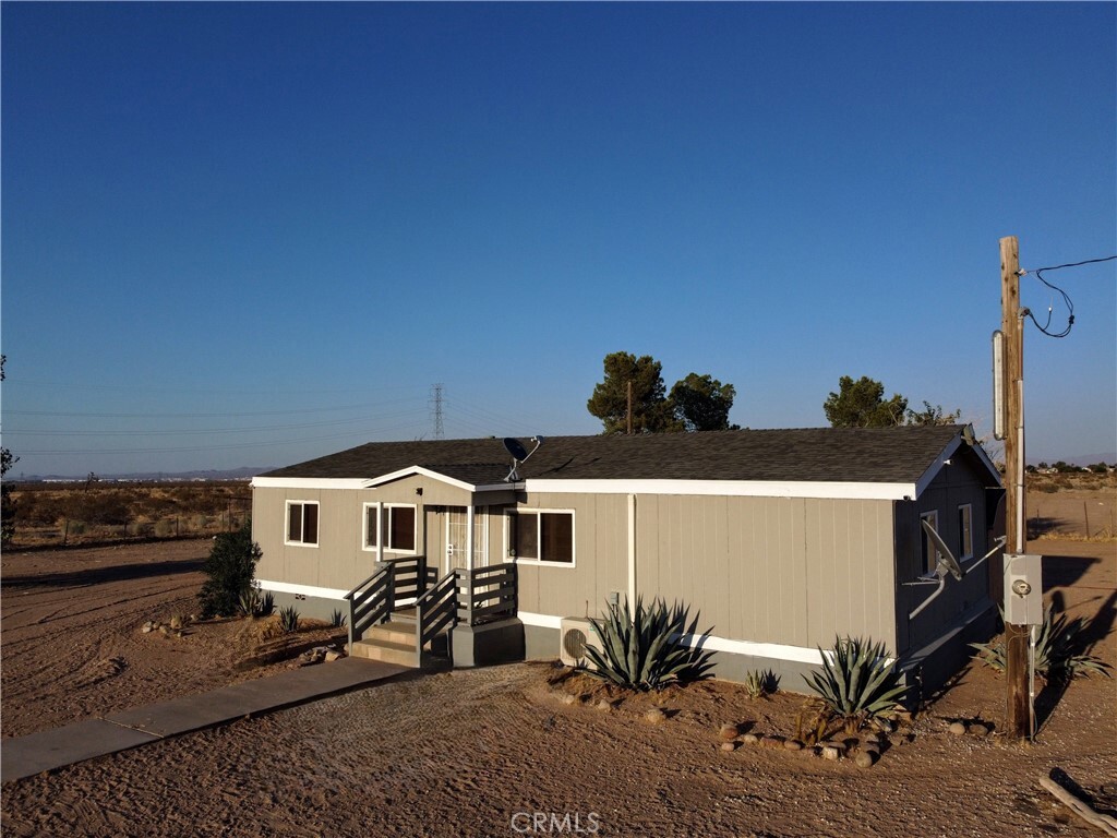 Property Photo: 14755 Calendula Street CA 92301