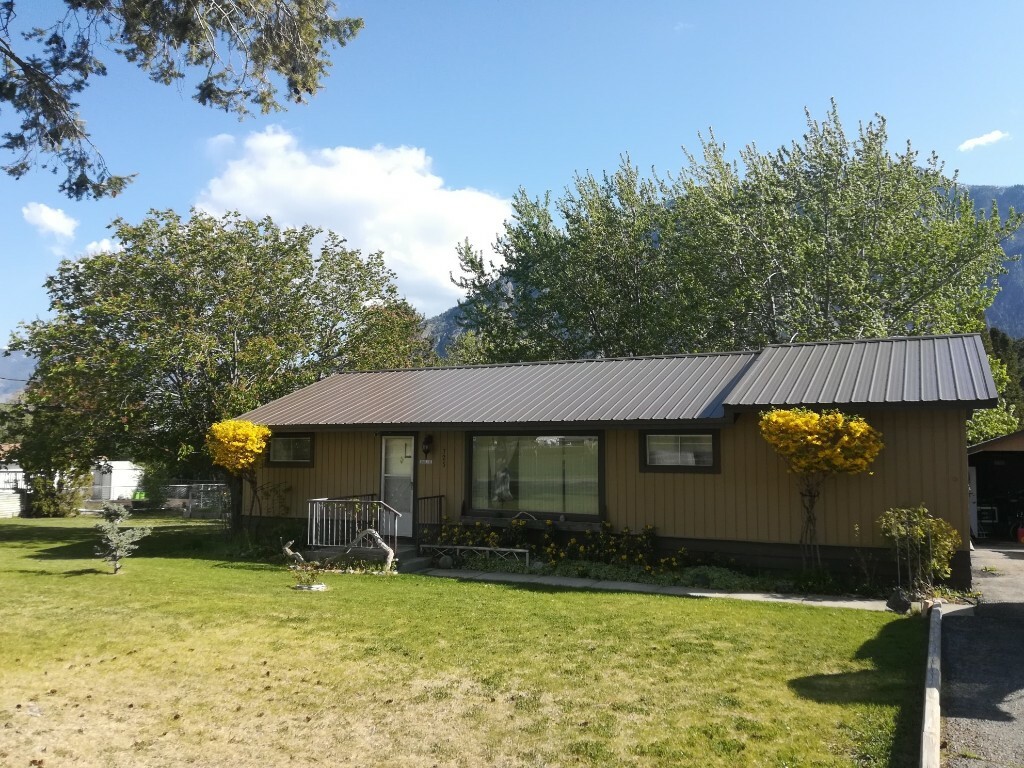 725 2nd Ave Avenue  Keremeos BC V0X 1N2 photo