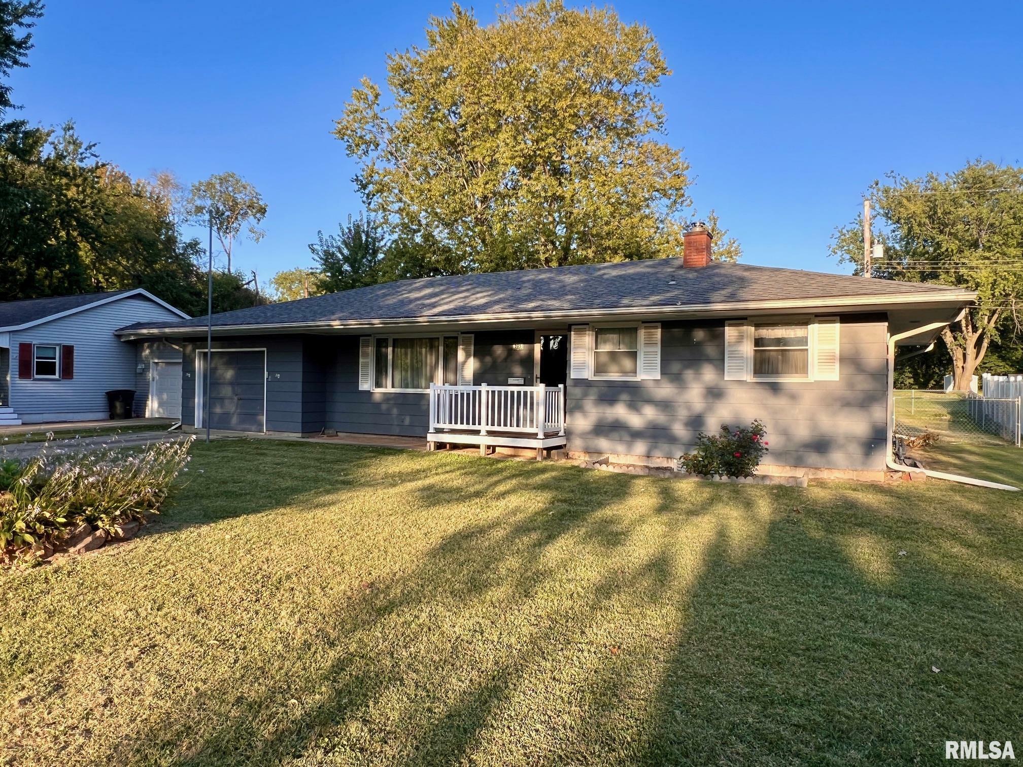 Property Photo:  205 Maple Street  IL 61410 