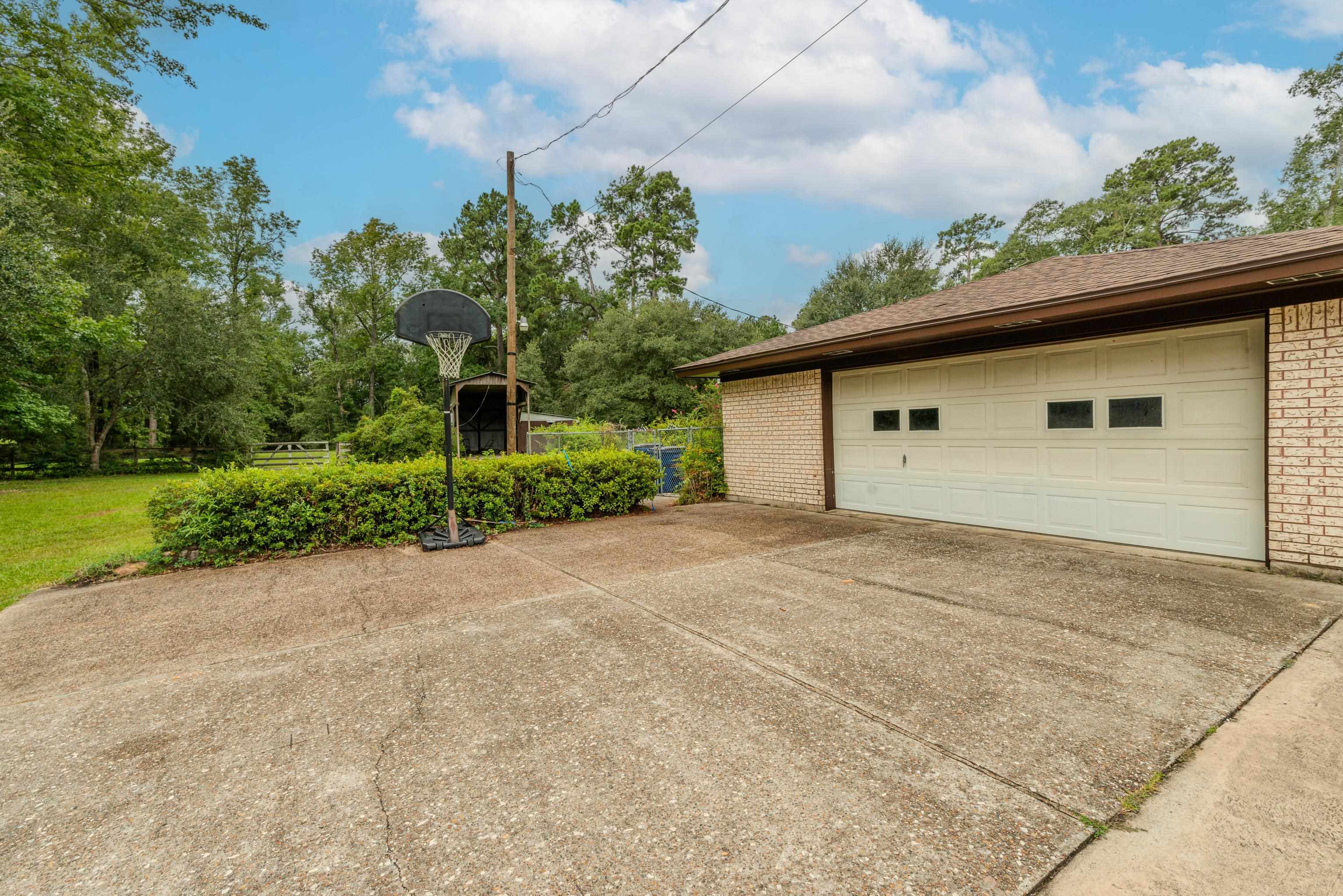 Property Photo:  160 Linda  TX 77657 