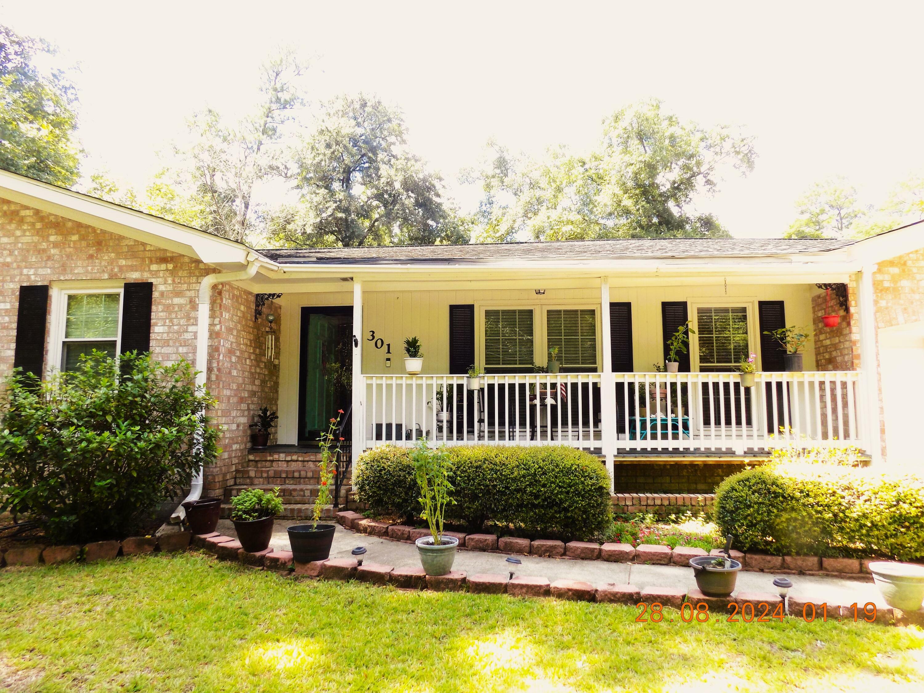 Property Photo:  301 Lynnwood Road  SC 29488 