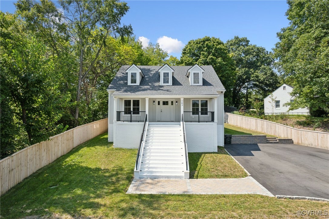 Property Photo:  703 Bizzarre Street  VA 23901 