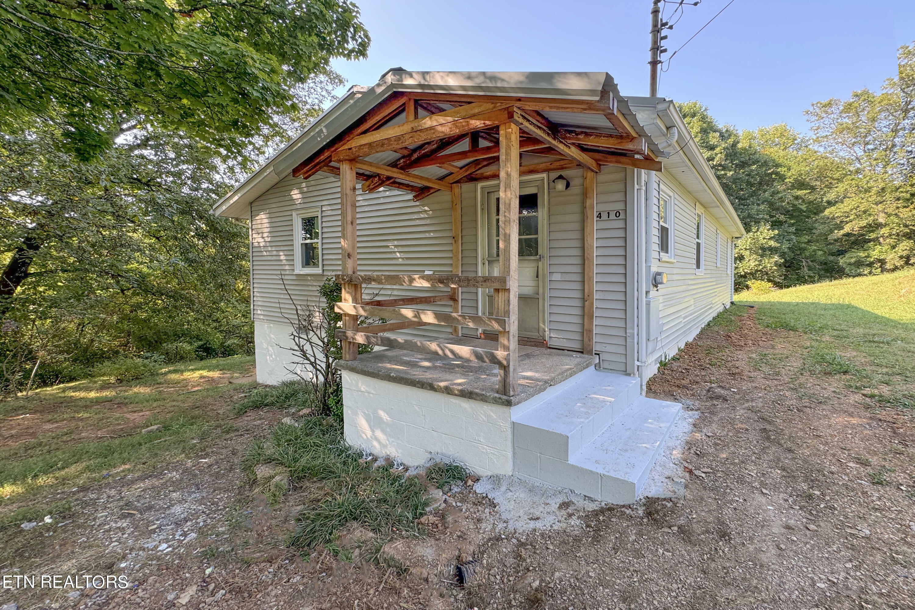 Property Photo:  410 S Patty Rd  TN 37924 