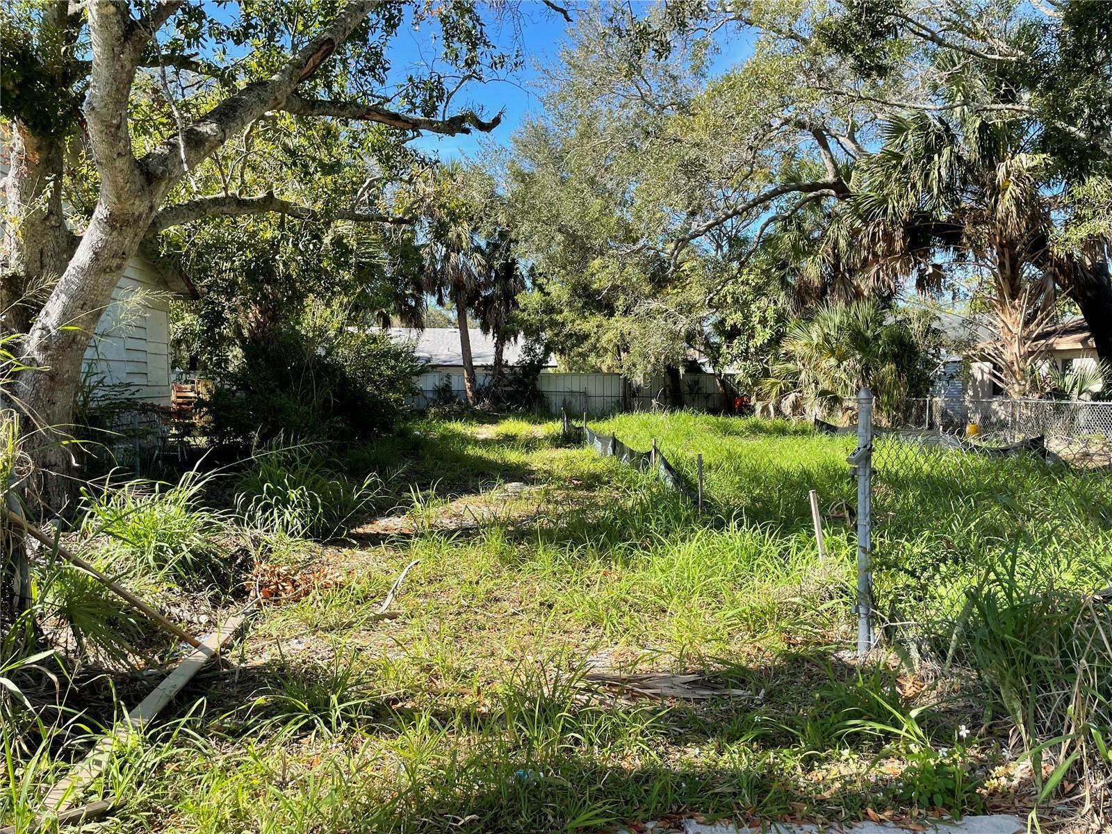 Property Photo:  2825 N Links Avenue  FL 34234 