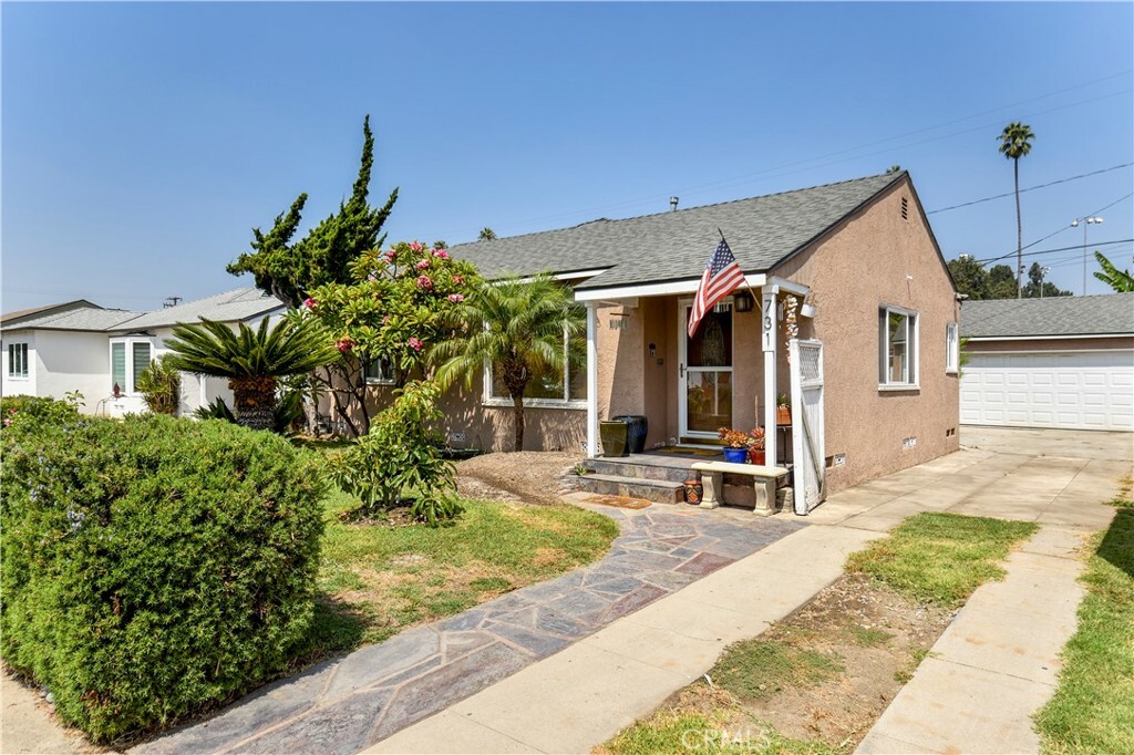 Property Photo:  731 E Janice Drive  CA 90805 