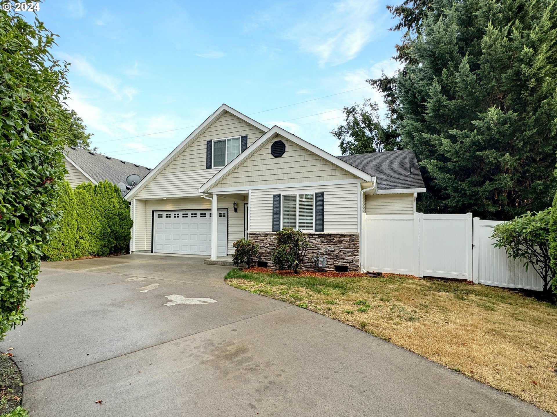 Property Photo:  2806 NE 129th Ave  WA 98682 