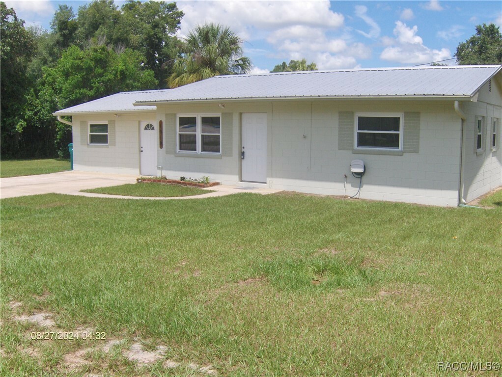 Property Photo:  1010 Hillside Court  FL 34450 