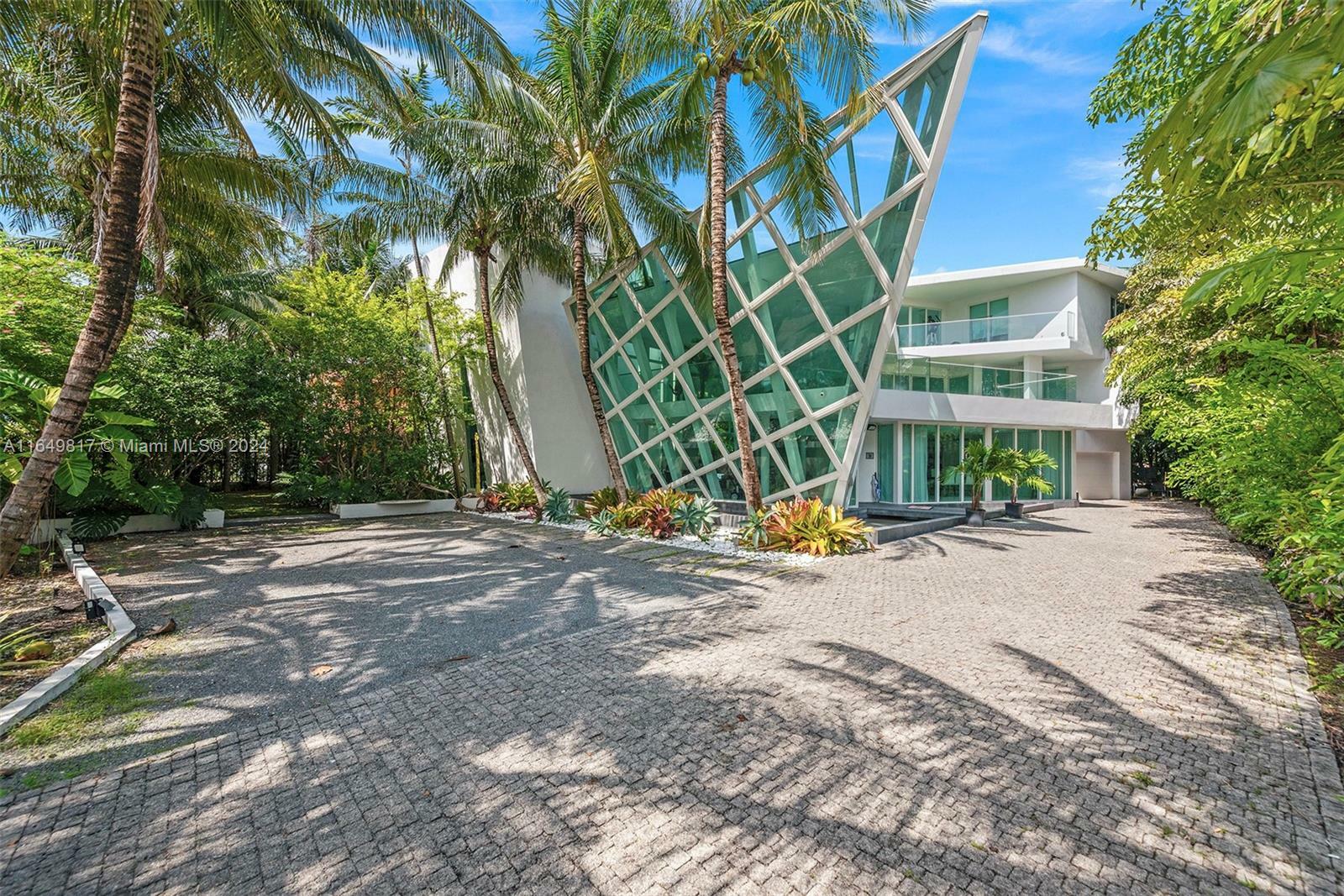 Property Photo:  480 Ocean Blvd  FL 33160 