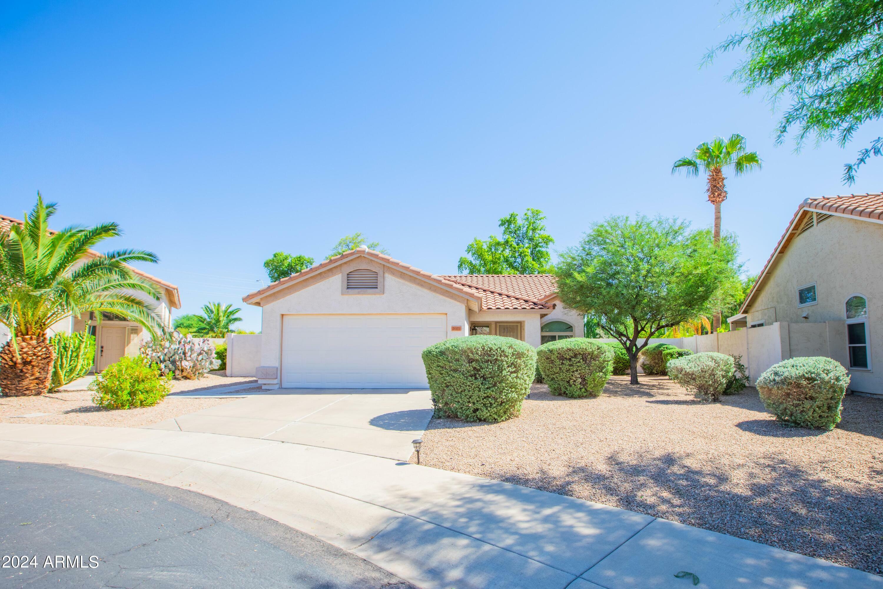 Property Photo:  2071 S Central Court  AZ 85286 