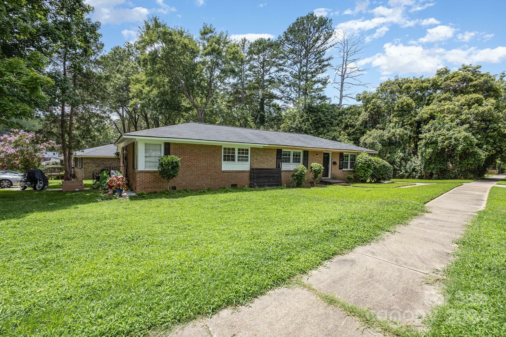 Property Photo:  1532 Downs Avenue  NC 28205 