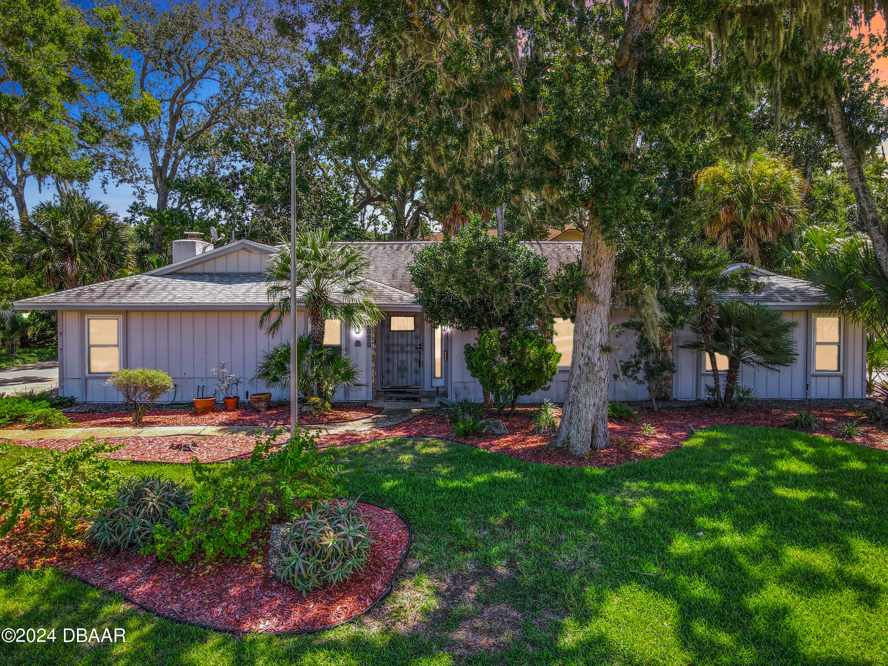 Property Photo:  1508 Poplar Drive  FL 32174 