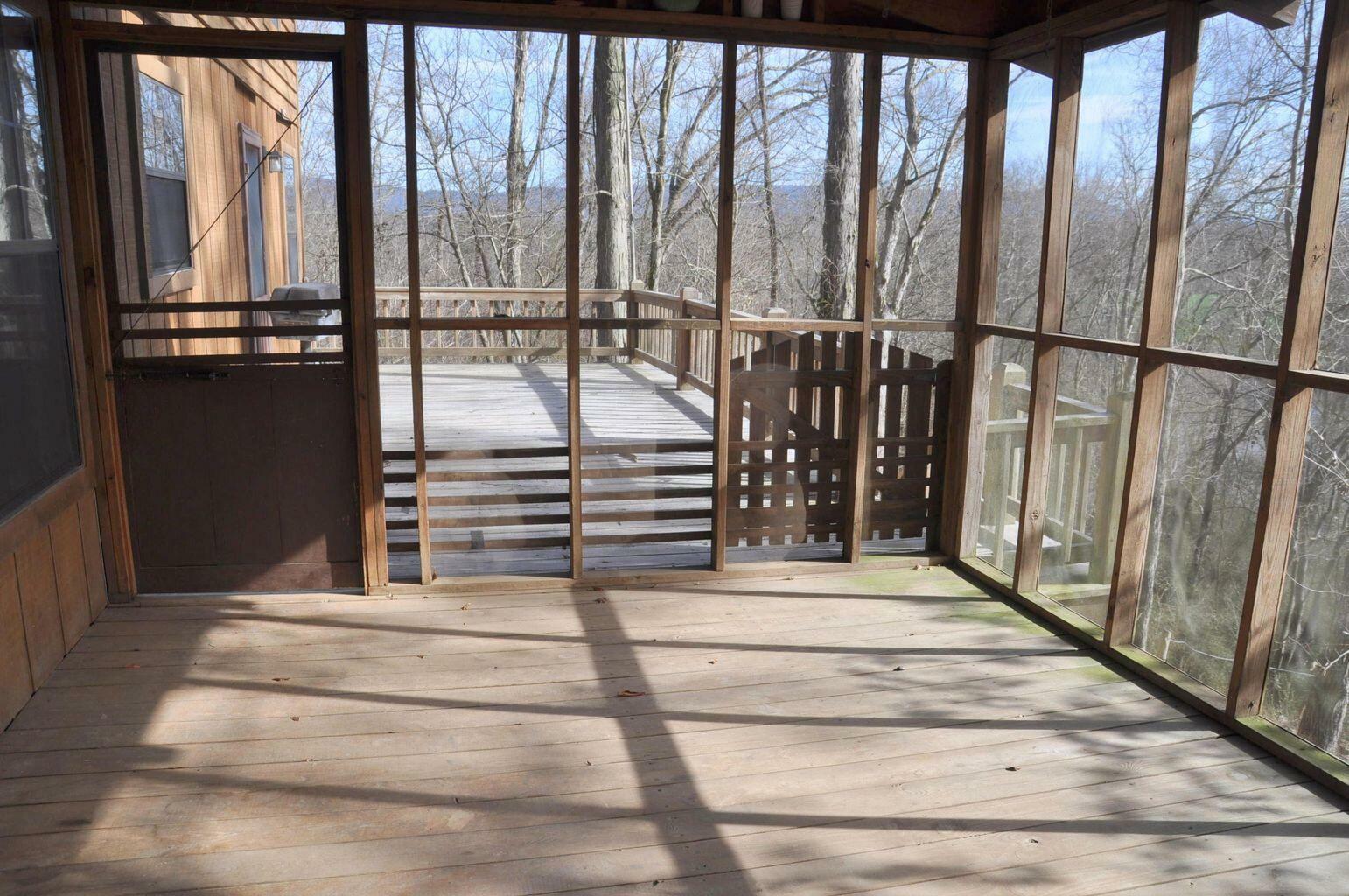 Property Photo:  370 River Run Rd  TN 37309 