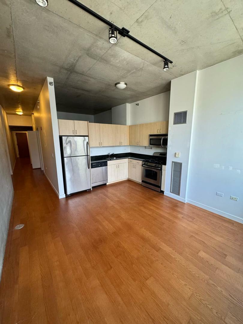 Property Photo:  235 W Van Buren Street 2320  IL 60607 