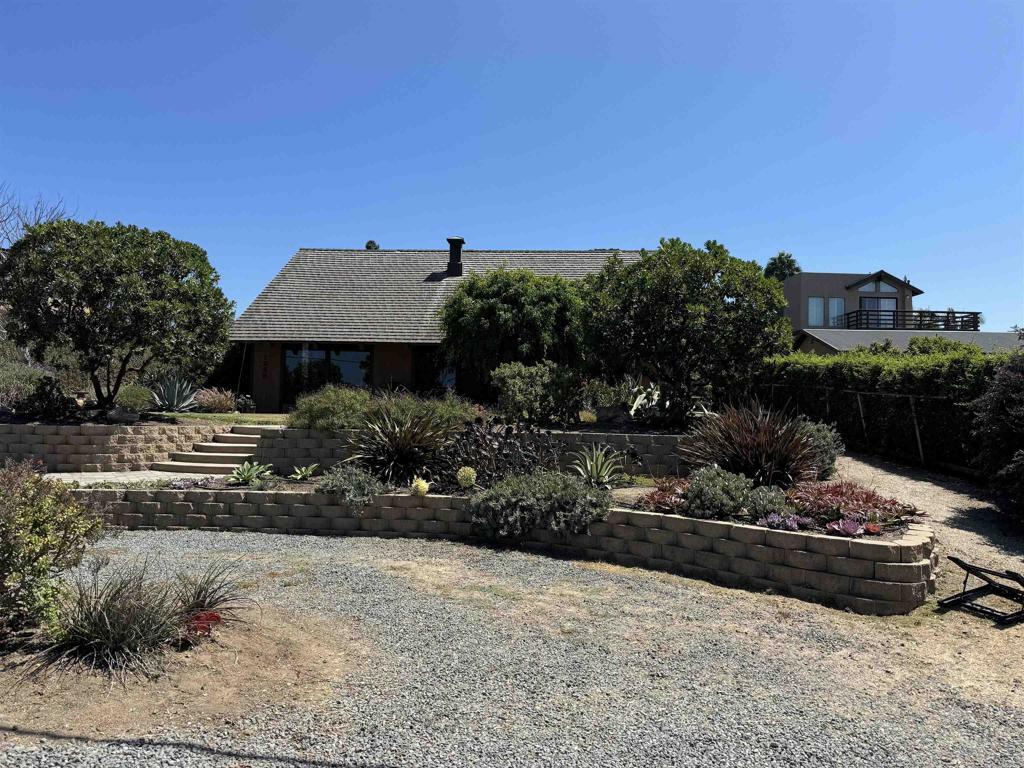 Property Photo:  1335 Rainbow Ridge Lane  CA 92024 