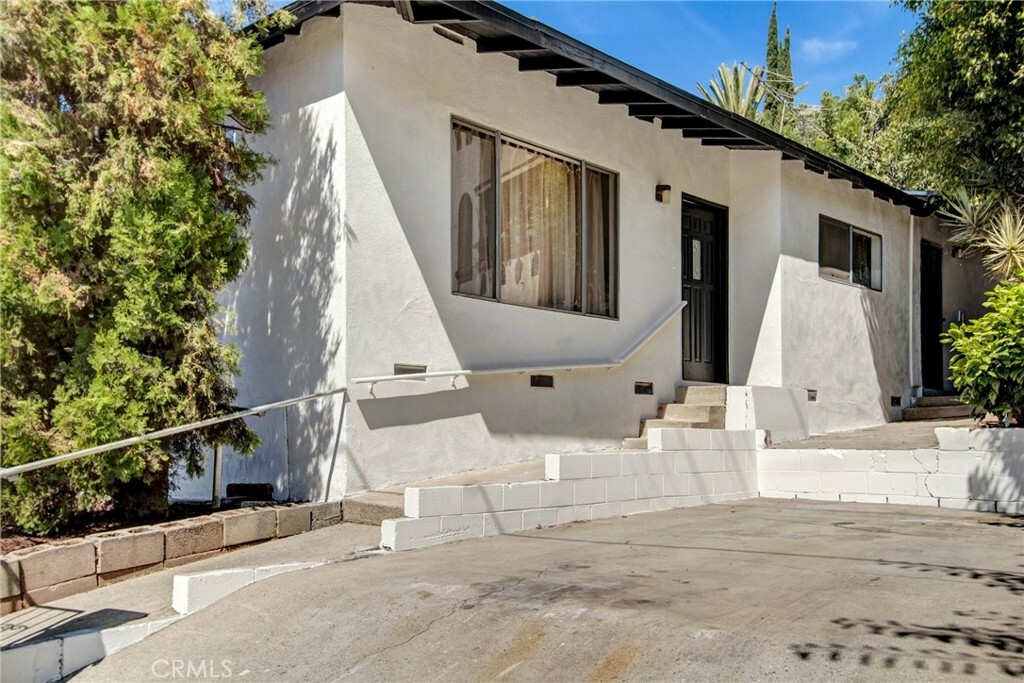 Property Photo:  3301 City Terrace Drive  CA 90063 