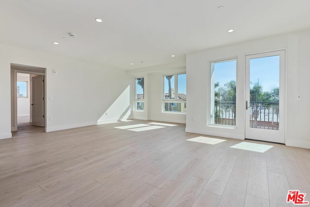 Property Photo:  1828   Butler Ave 301  CA 90025 