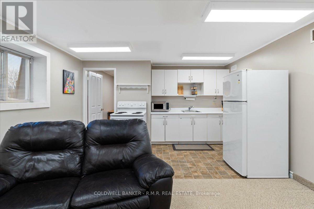 Property Photo:  450 Campbell Street 7B  ON K9A 4C4 