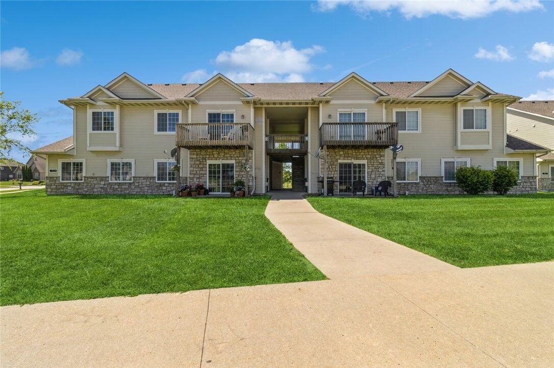 Property Photo:  1640 NW Prairie Lakes Drive 2  IA 50023 