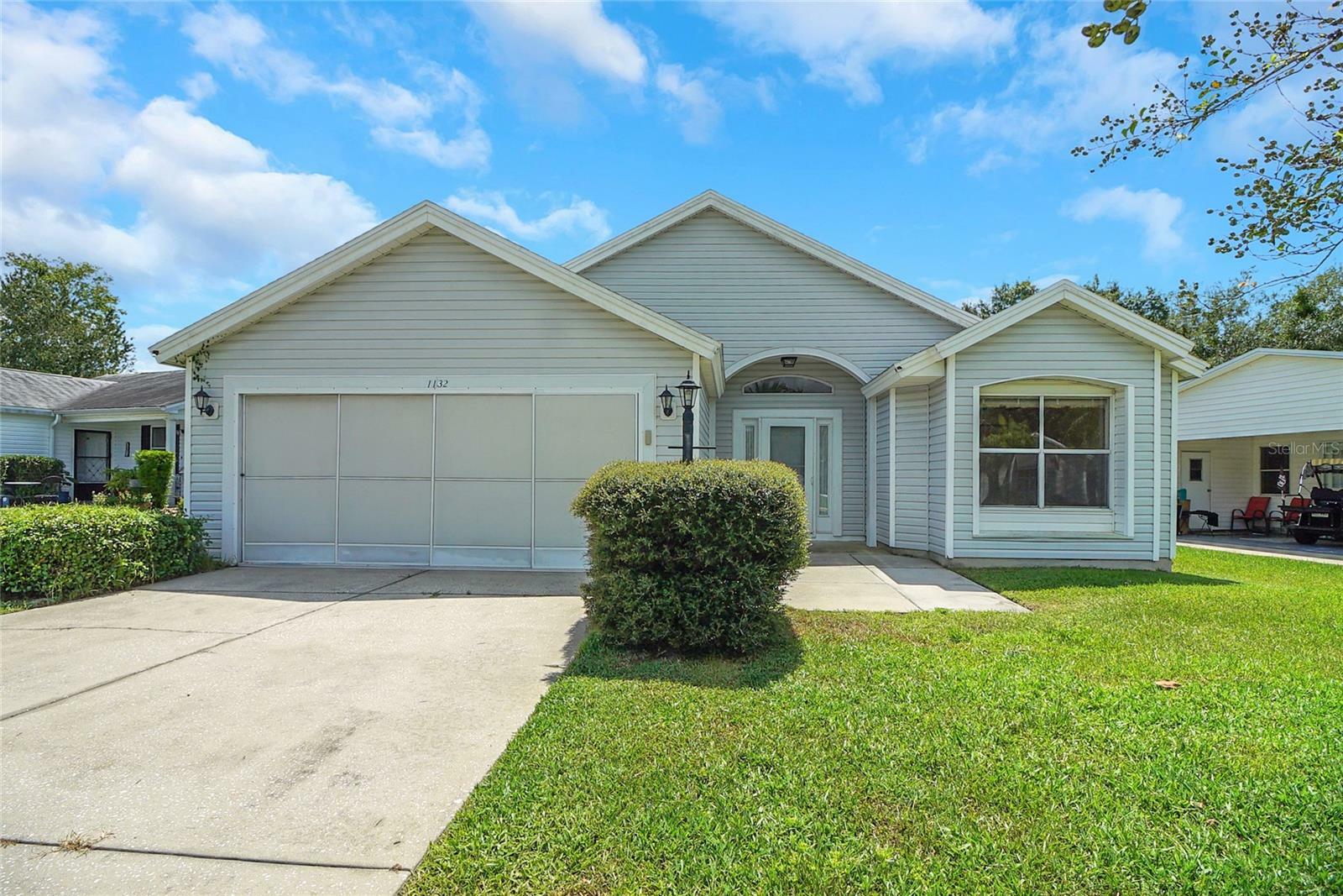 Property Photo:  1132 W Boone Court  FL 32159 