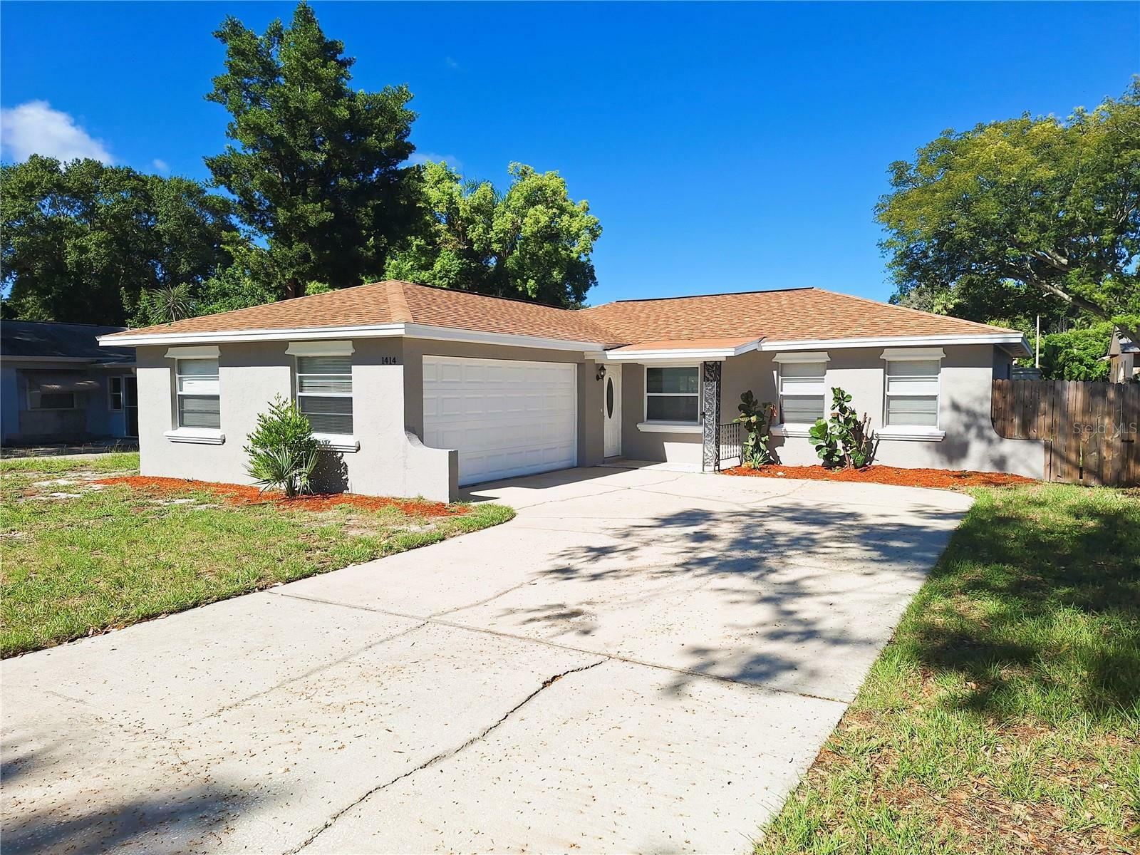 1414 Cromwell Drive  Tarpon Springs FL 34689 photo