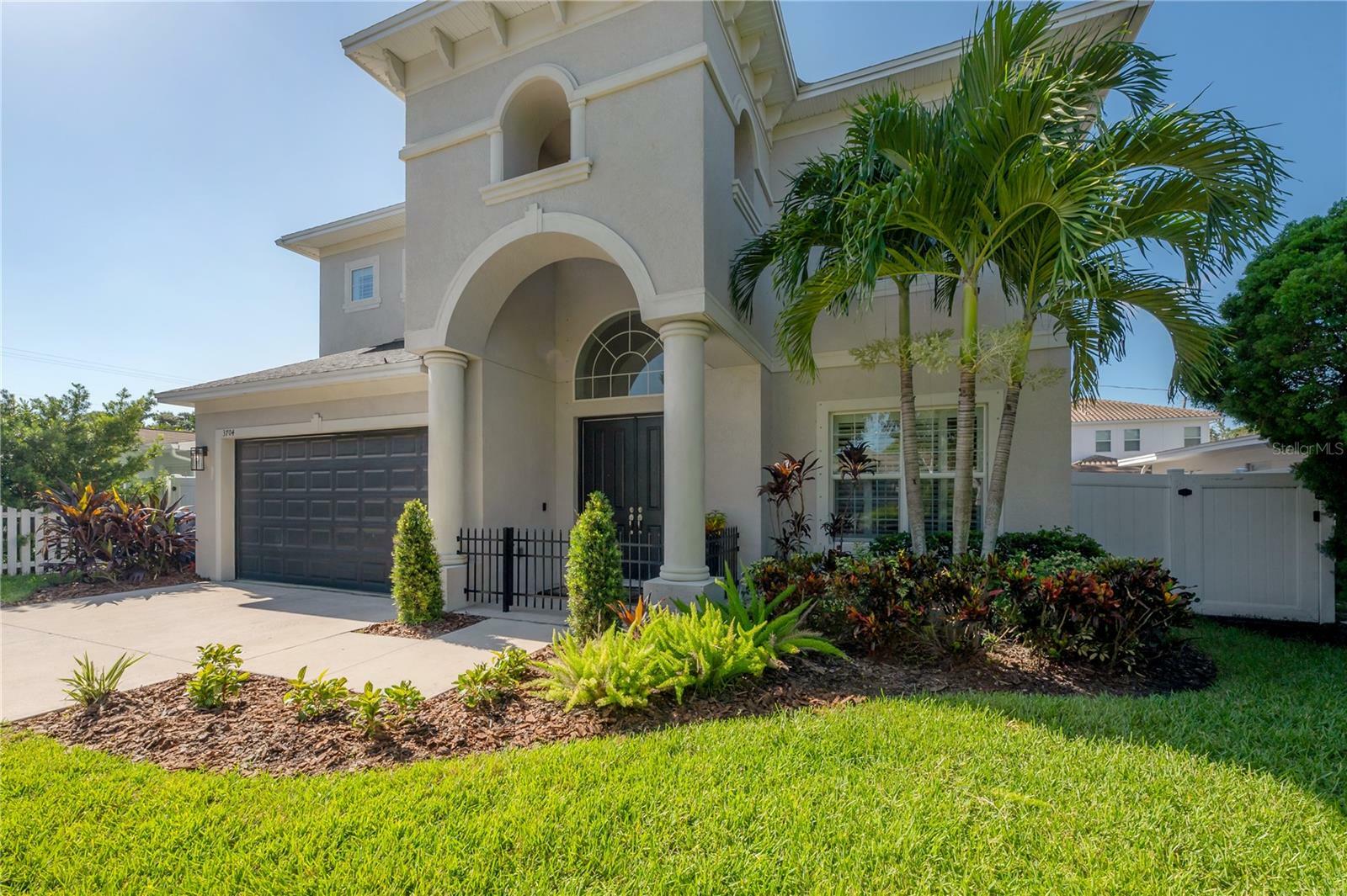 Property Photo:  3704 W El Prado Boulevard  FL 33629 