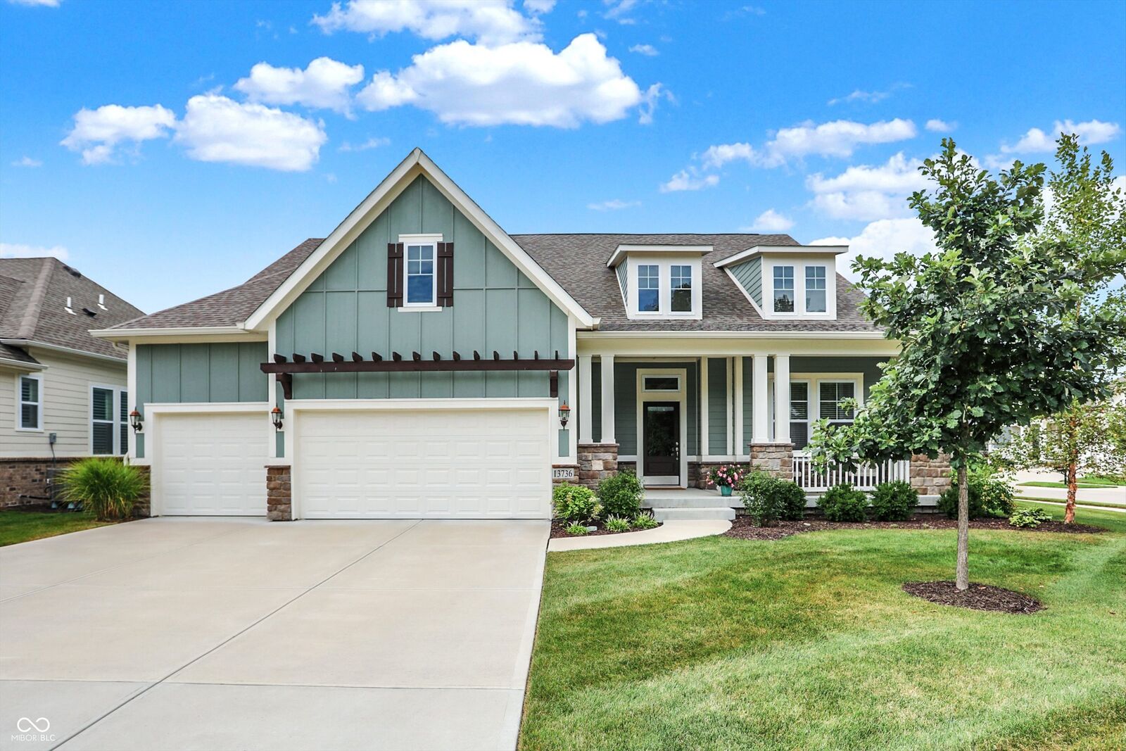 Property Photo: 13736 Soundview Place IN 46032