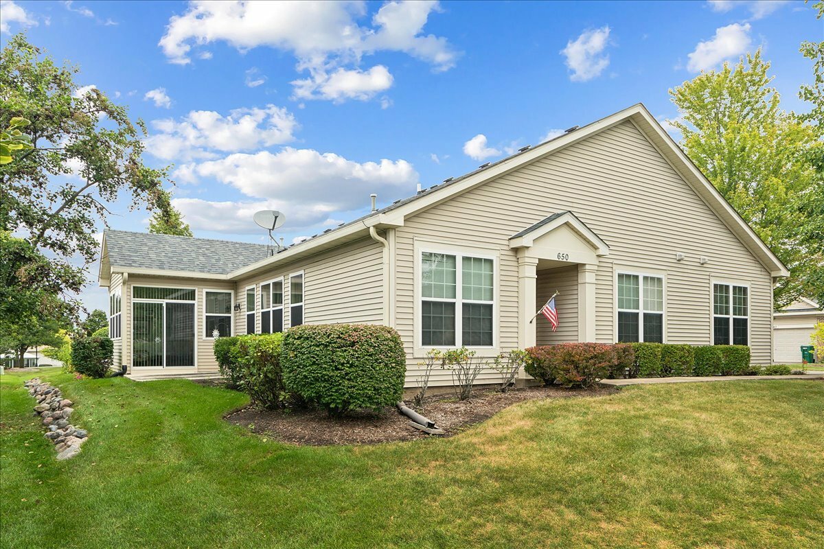 Property Photo:  650 S Cadillac Circle  IL 60446 