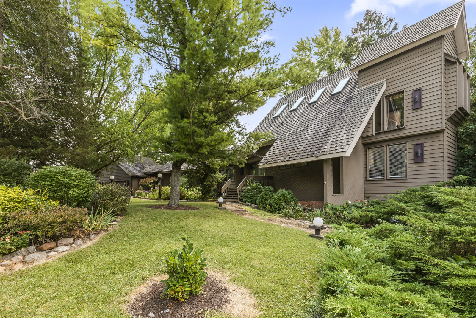 Property Photo: 415 Signal Hill Road IL 60010
