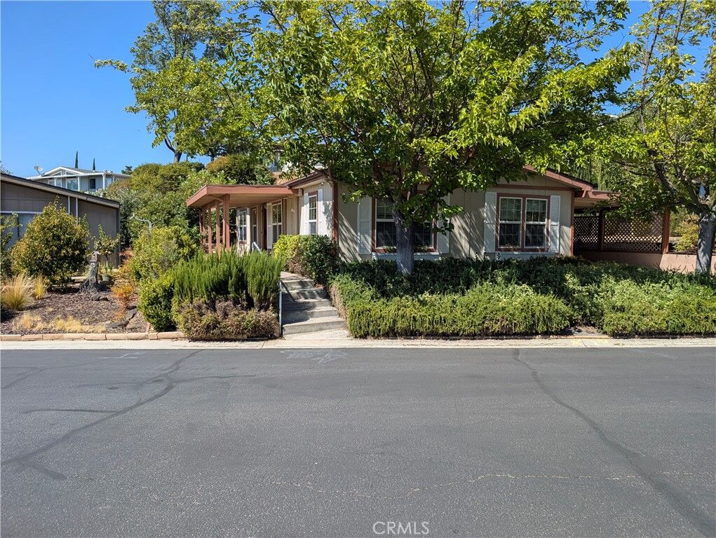 Property Photo: 337 Nightingale Avenue CA 93446