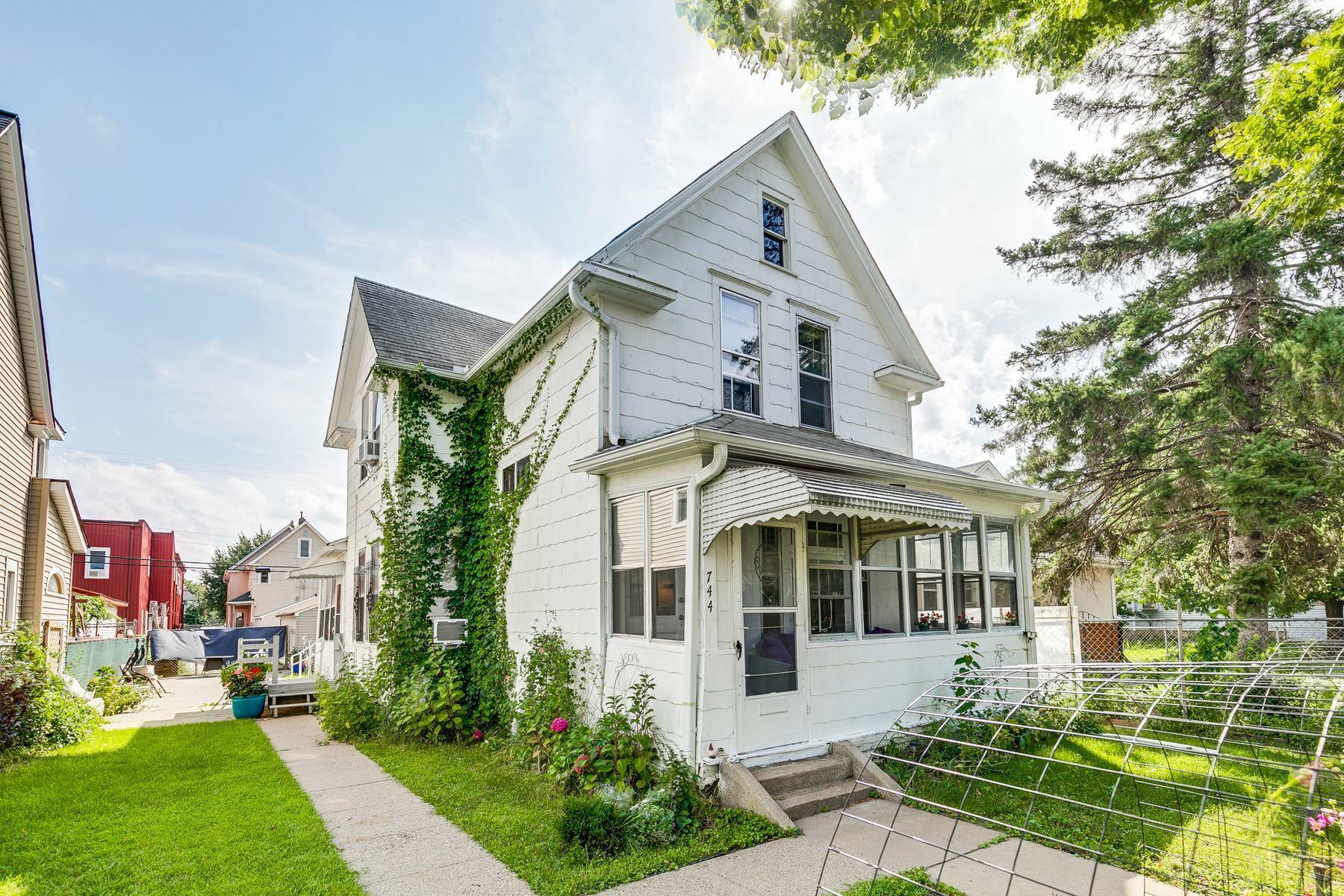 Property Photo:  744 Thomas Avenue  MN 55104 