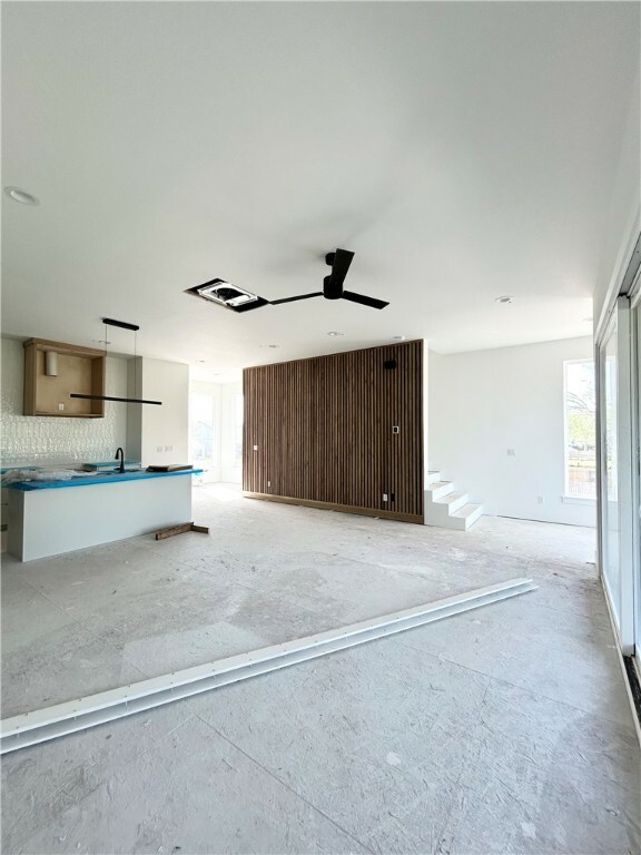 Property Photo: 200 NW 9th Street AR 72712