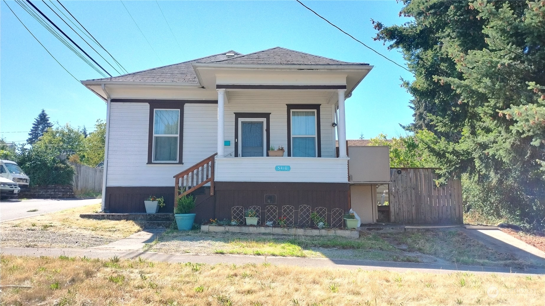 Property Photo:  3410 D Street  WA 98418 